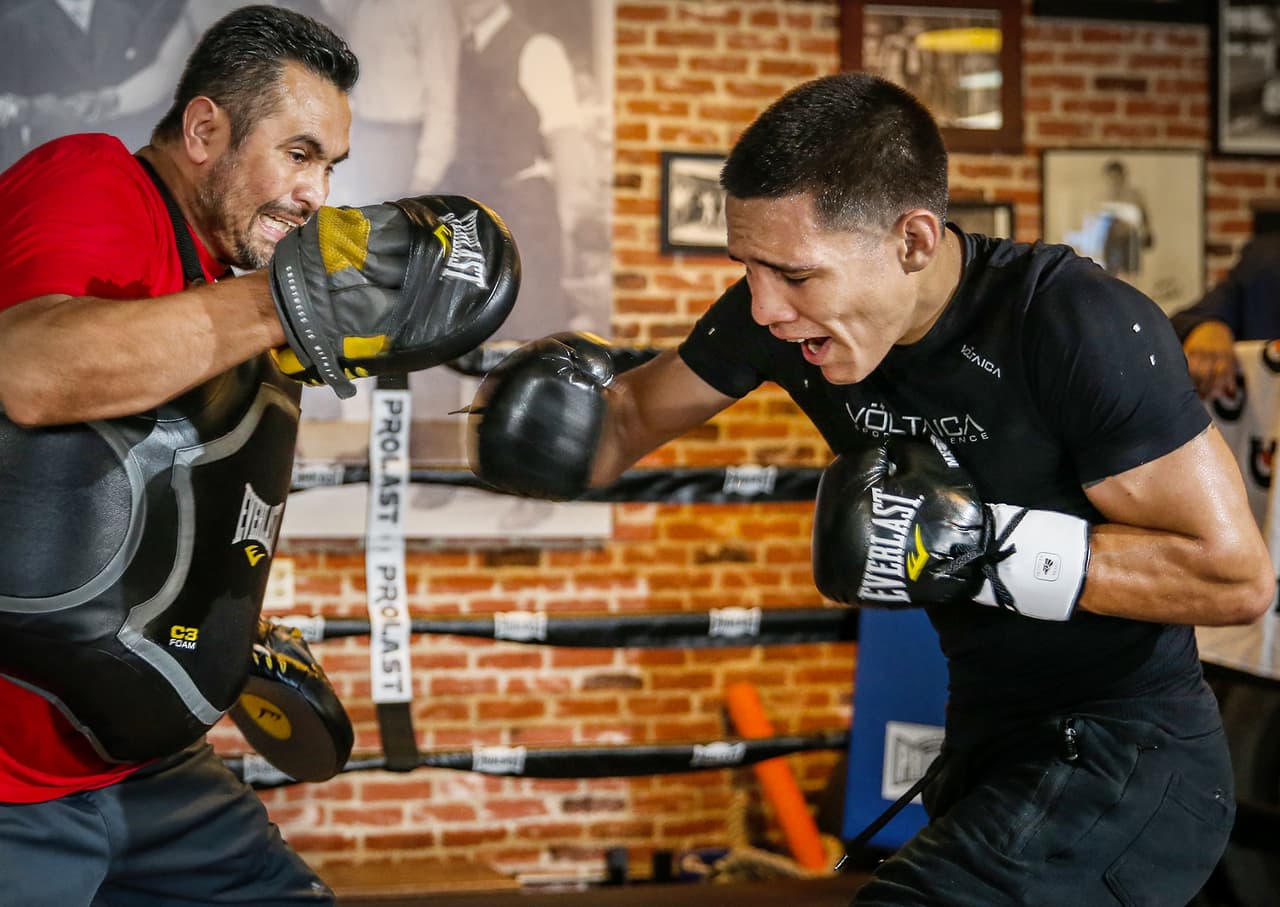 Oscar Valdez, Gilberto 'Zurdo' Ramírez y Evgeny Gradovich echan lumbre y están listos para sus combates del próximo 9 de abril en Las Vegas.