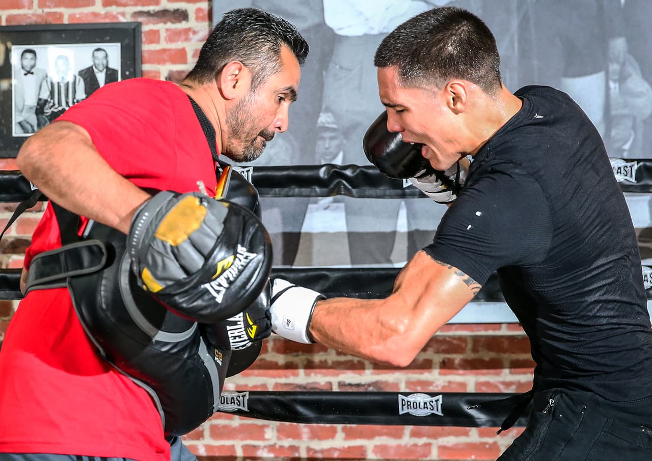 Oscar Valdez, Gilberto 'Zurdo' Ramírez y Evgeny Gradovich echan lumbre y están listos para sus combates del próximo 9 de abril en Las Vegas.