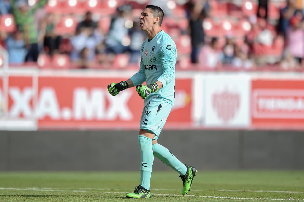 En tiempo de compensación, apareció Mauro Quiroga dentro del área y con un remate certero con la cabeza puso cifras definitivas para el 3-0 a favor de los locales.