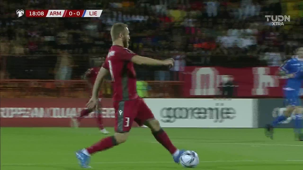 ¡TIRO ATAJADO! disparo por Alexander Karapetyan.