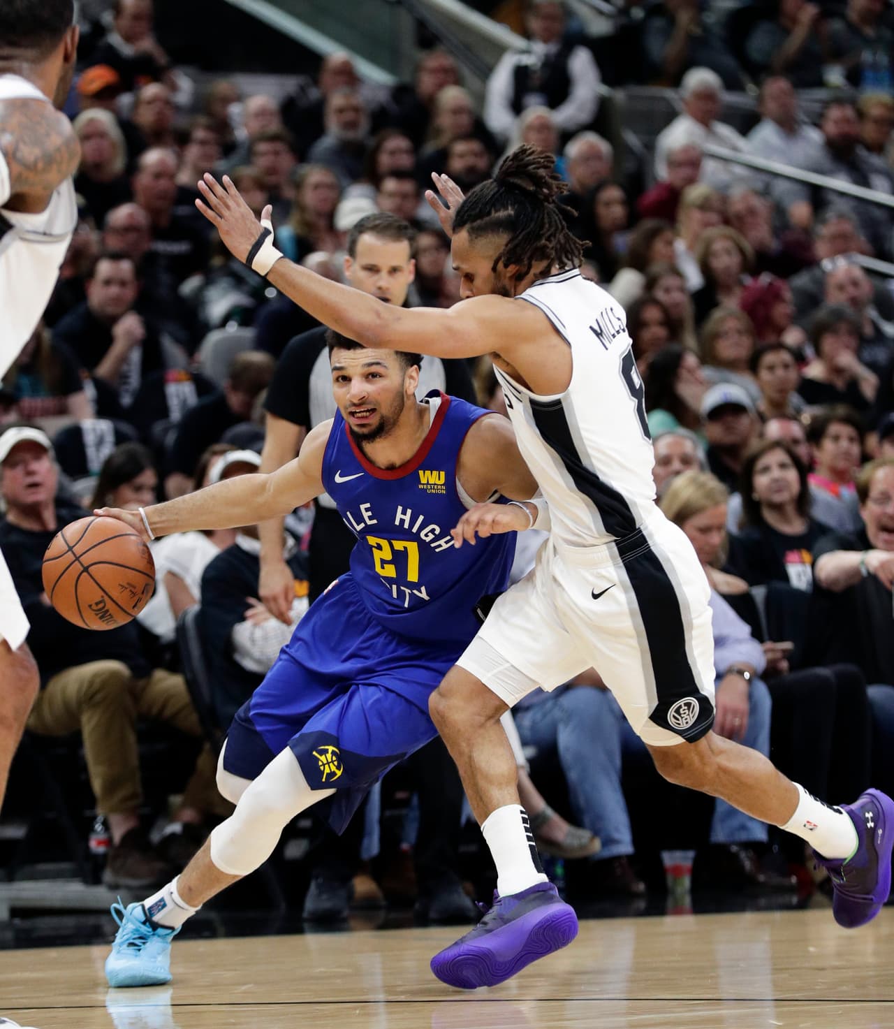 El usualmente temperamental y explosivo jugador de los Denver Nuggets Jamal Murray (27), tuvo una jornada muy complicada al apenas anotar seis puntos pero se vio limitado a únicamente seis intentos a la canasta. Parte de esa mala actuación fueron cuatro pérdidas de balón.