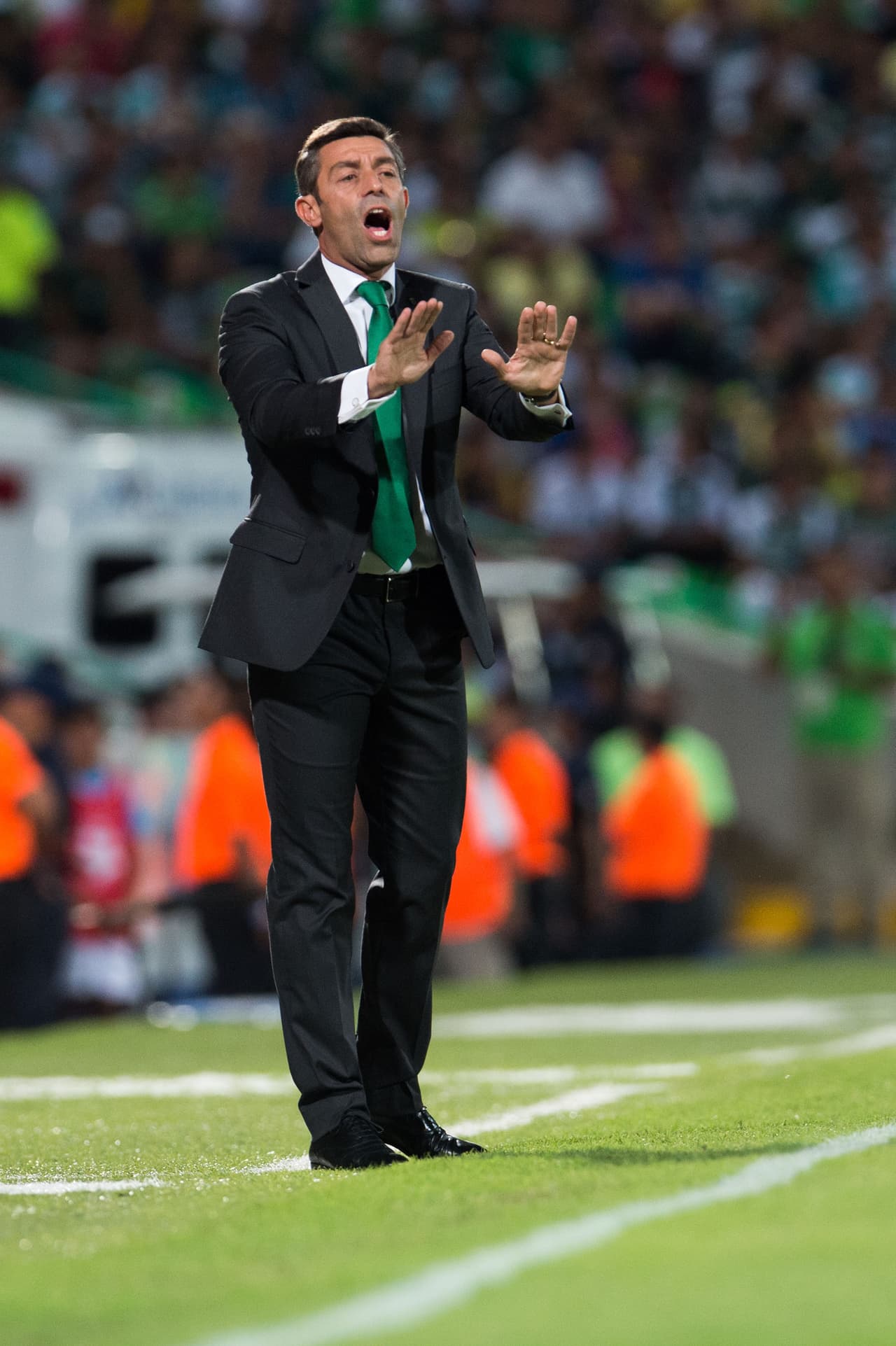 Pedro Caixinha, luego de un largo periodo de rumores, llegará a la dirección técnica de Cruz Azul e intentará devolverle la gloria del título de Liga MX tras 20 años de sequía.