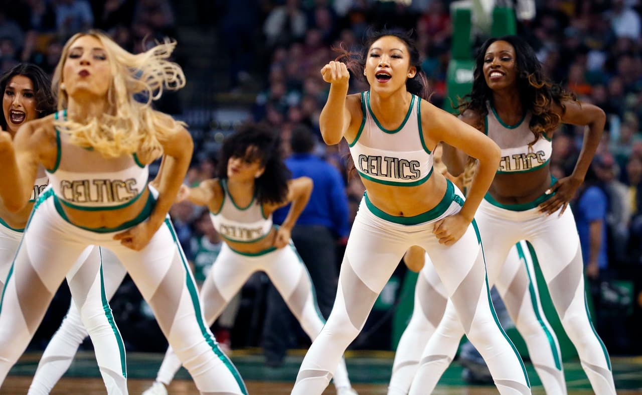 Las porristas de Boston Celtics esperan que con la sensualidad de sus bailes y su belleza sean una motivación especial para que su equipo por fin derrote a Cleveland Cavaliers en las finales de NBA.