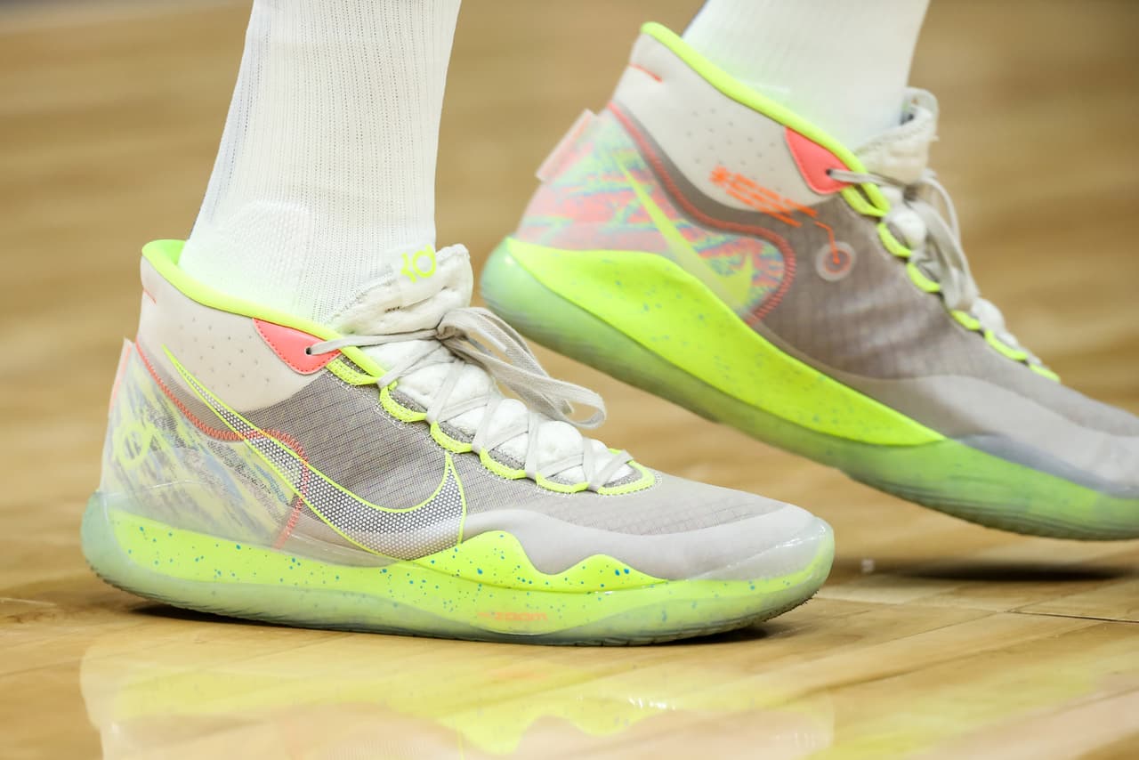 La estrella de los Golden State Warriors Kevin Durant utilizó este par de Nike KD en el partido de esta noche ante los Minnesota Timberwolves en Target Center.