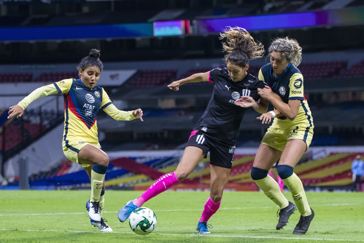 Christina Burkenroad (18’) abrió el marcador para las visitantes y Diana Evangelista (31’) creció la diferencia. Mónica Monsiváis (33’) anotó el 0-3 cobrando una pena máxima. Dorian Hernández (47’) descontaba para las Águilas, pero Rebeca Bernal (75’) selló la tremenda victoria. Daniela Espinosa falló dos tiros de penal.