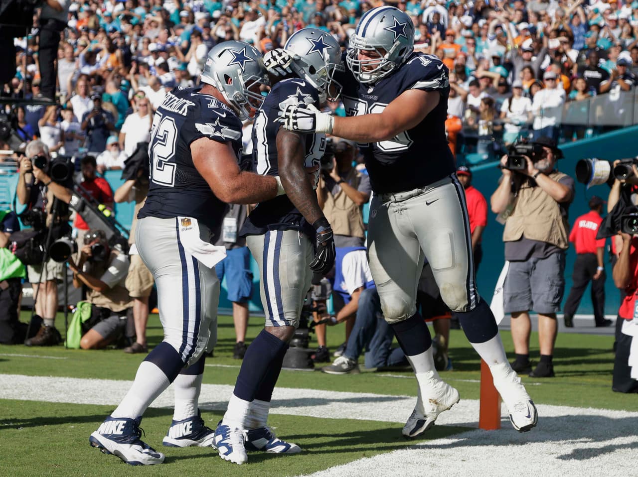 En su regreso a los emparrillados Tony Romo logró la victoria para los Cowboys 24-14 sobre los Dolphins y estas fueron las mejores tomas del partido.