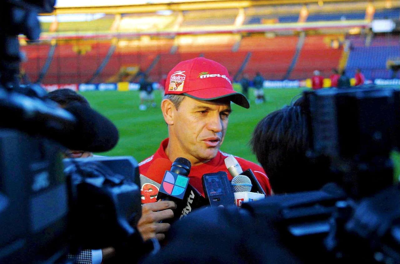 Su primer gran reto fue la Copa América de Colombia 2001 en la que, si bien no participó Argentina y Brasil llevó un equipo juvenil, cumplió una buena participación.