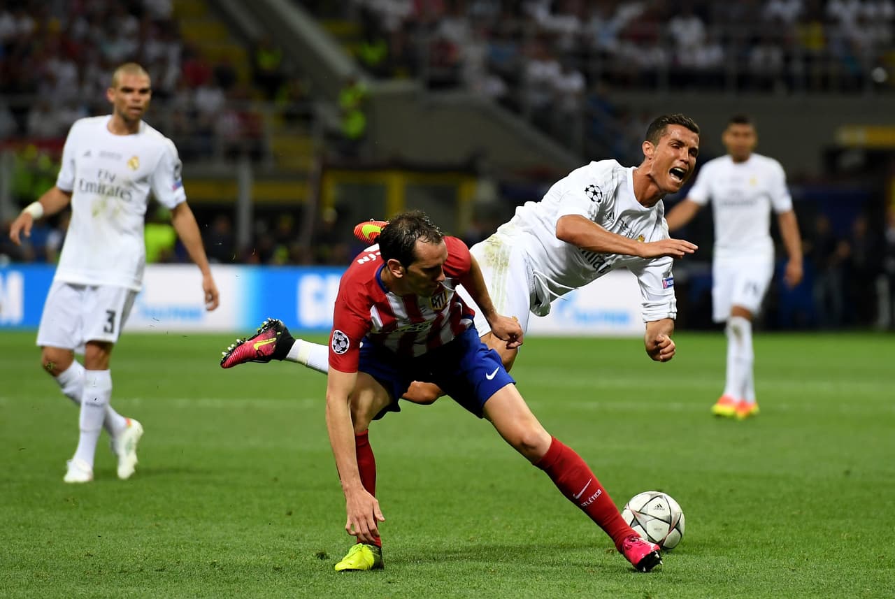 Otro latinoamericano, el uruguayo Diego Godín, es uno de los referentes del Atlético de Madrid, que será local en el partido. El defensa central es ejemplo de lucha en la cancha y el líder de una sólida defensa.