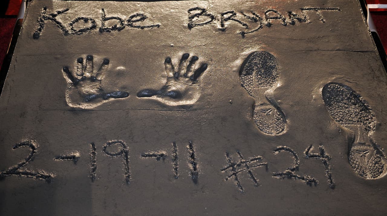 Por ejemplo, 
<b><a href="https://www.univision.com/famosos/rompe-el-silencio-la-viuda-de-kobe-bryant-no-hay-palabras-que-puedan-describir-nuestro-dolor-fotos" target="_blank">el fallecido basquetbolista Kobe Bryant</a></b> es uno de ellos. Lo hizo el 9 de febrero de 2011.