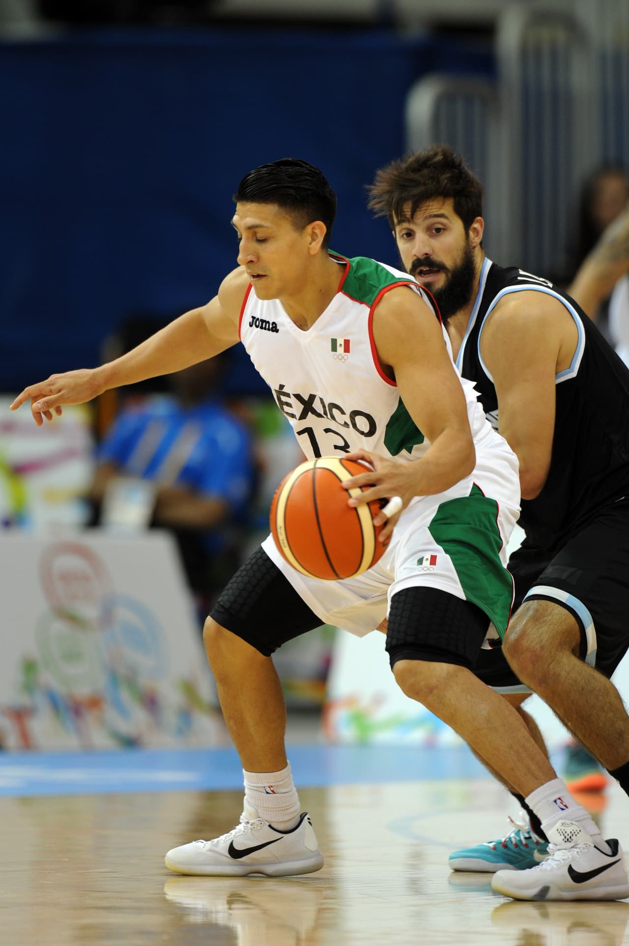 Ante esa situación y luego de semejante sobresalto, ¿aspira México otra vez al podio panamericano? "No sé si una medalla, porque tenemos a jugadores muy golpeados, como Hernández, que no sabemos si podrán jugar mañana", dijo Valdeolmillos