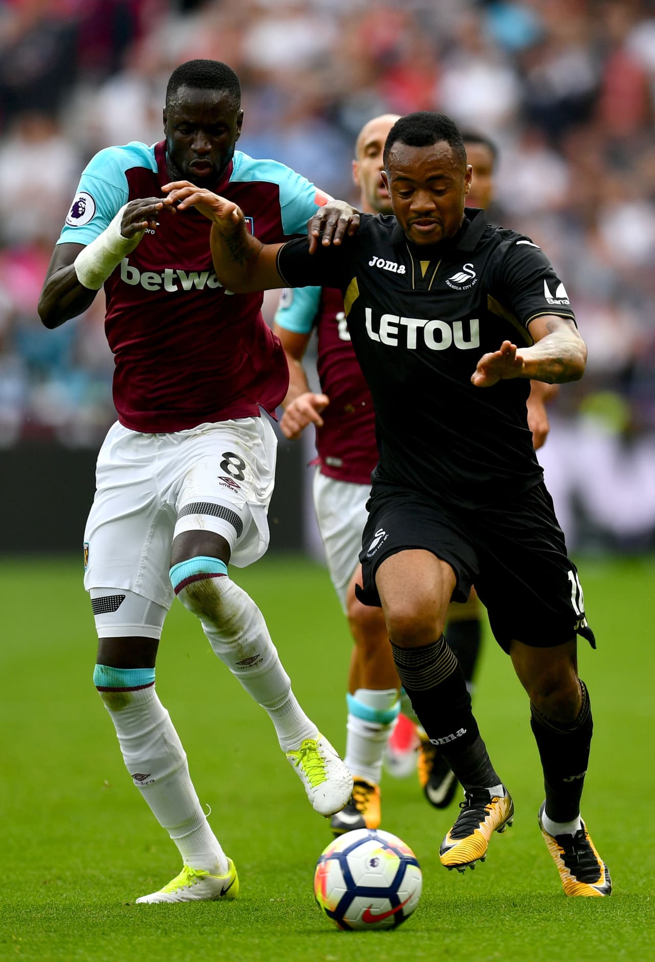 Sin duda, el Ayew del Swansea era uno de los que más peligro intentaba llevar al arco de Joe Hart.