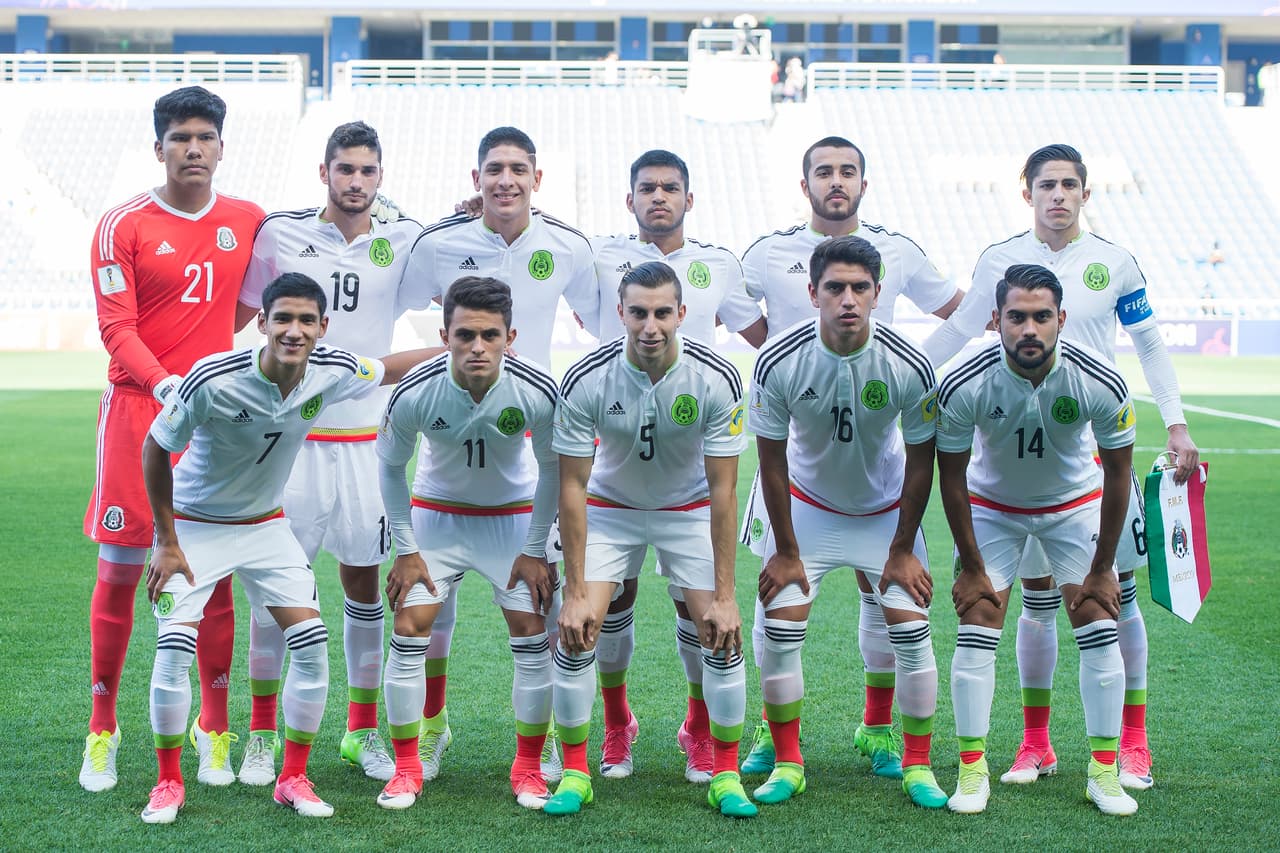 México puso en cancha a Romero; Esquivel, Álvarez, Aguayo, Mayorga; Cervantes, Venegas; Antuna, Magaña (salió por Aguilar al minuto 80); Aguirre; e Yrizar (salió por Cisneros al minuto 81).