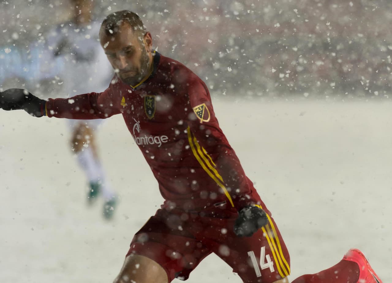15. Yura Movsisyan, Real Salt Lake - $1.973 Millones USD: El goleador armenio justifica su salario a base de goles desde el año pasado, pero no deja de ser la gran sorpresa entre los primeros 15 de la lista.
