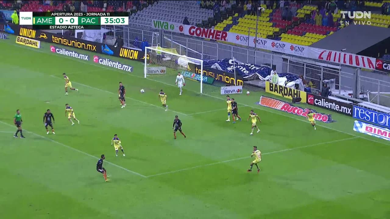 ¡TIRO ATAJADO! disparo por Gustavo Cabral.