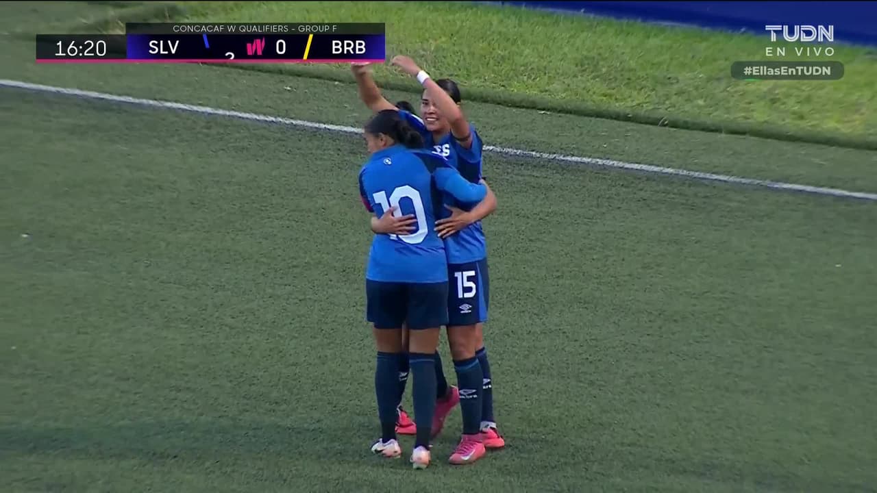 ¡De nueva cuenta otro error defensivo de Barbados! El segundo de El Salvador