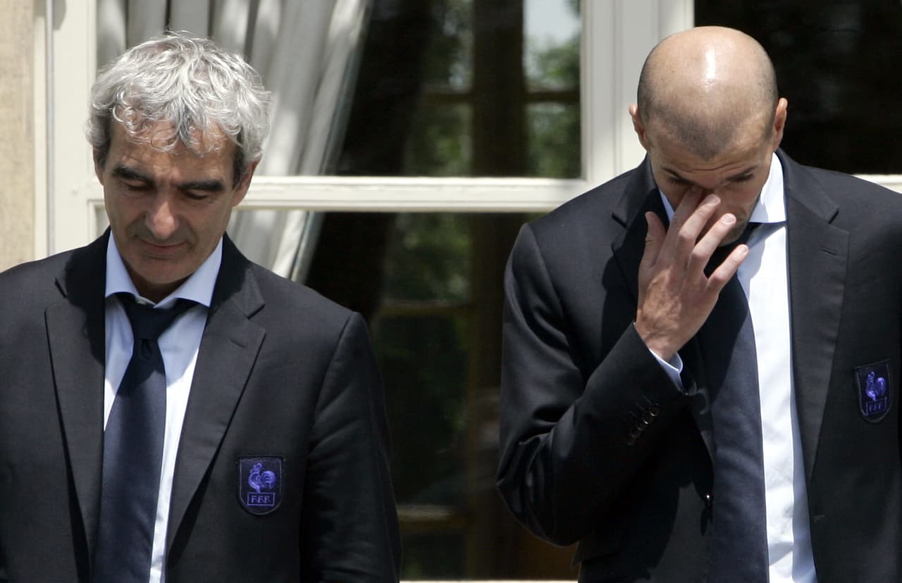 Aunque en Francia recibieron al equipo como héroes, Zidane sabía que cargaba el peso de la final perdida, de una oportunidad que se fue.