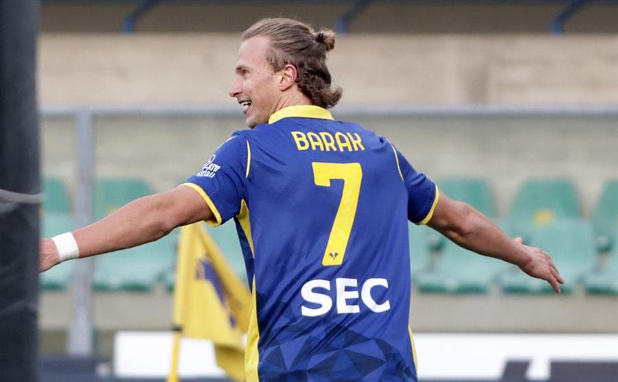 Napoli ve la derrota ante el Hellas Verona 3-1. Hirving Lozano anotó el gol más rápido en la historia del Napoli, pero no fue suficiente, pues los 'Gialloblu' dieron la vuelta con goles de Dimarco, Barak y Zaccagni, durante la J19 en la Serie A.