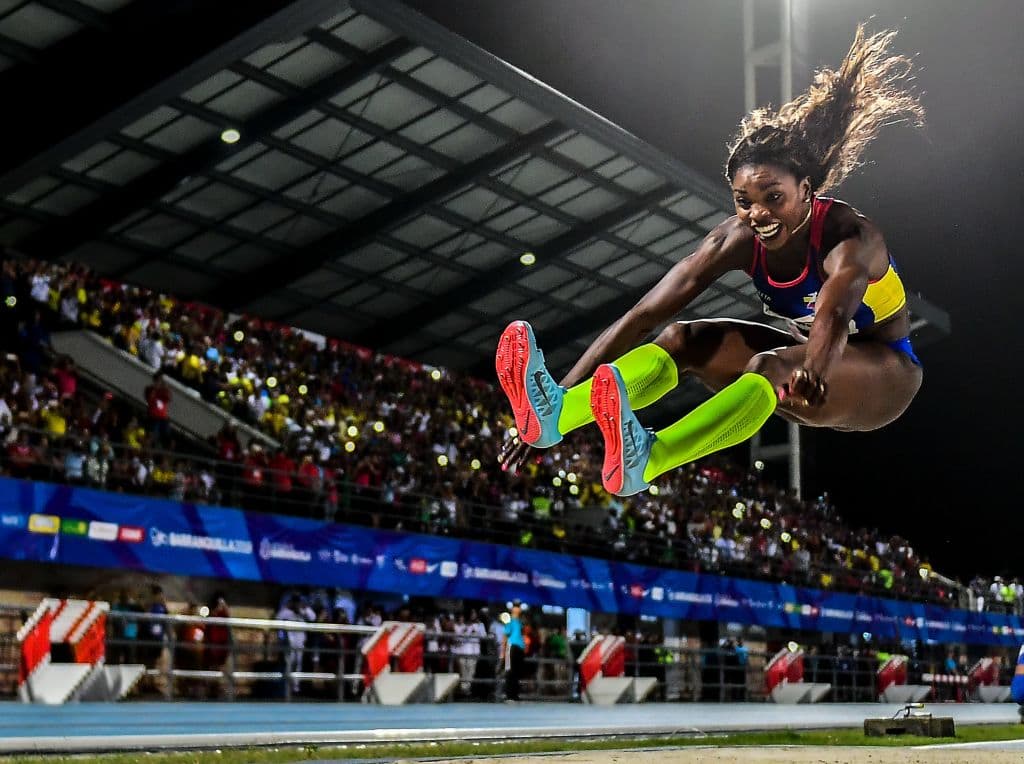 La colombiana le sacó 31 centímetros de diferencia a Chantel Malone, de las Islas Vírgenes Británicas, quien se quedó con la plata.