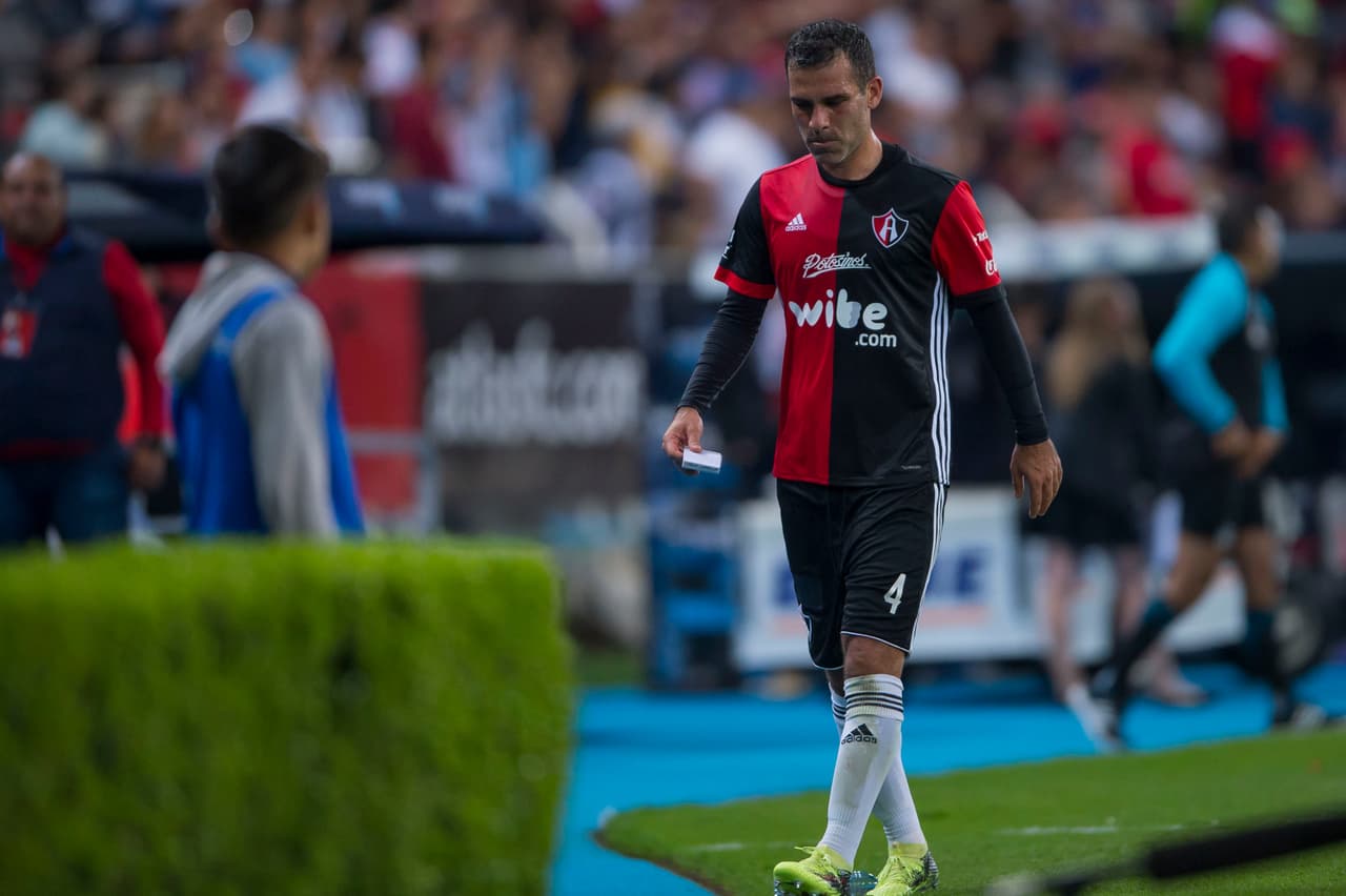 Sin embargo, a los 83 minutos Rafa Márque cometió un segundo penal y fue expulsado del encuentro. Atlas terminó con 10 hombres y cayéndose a pedacitos.