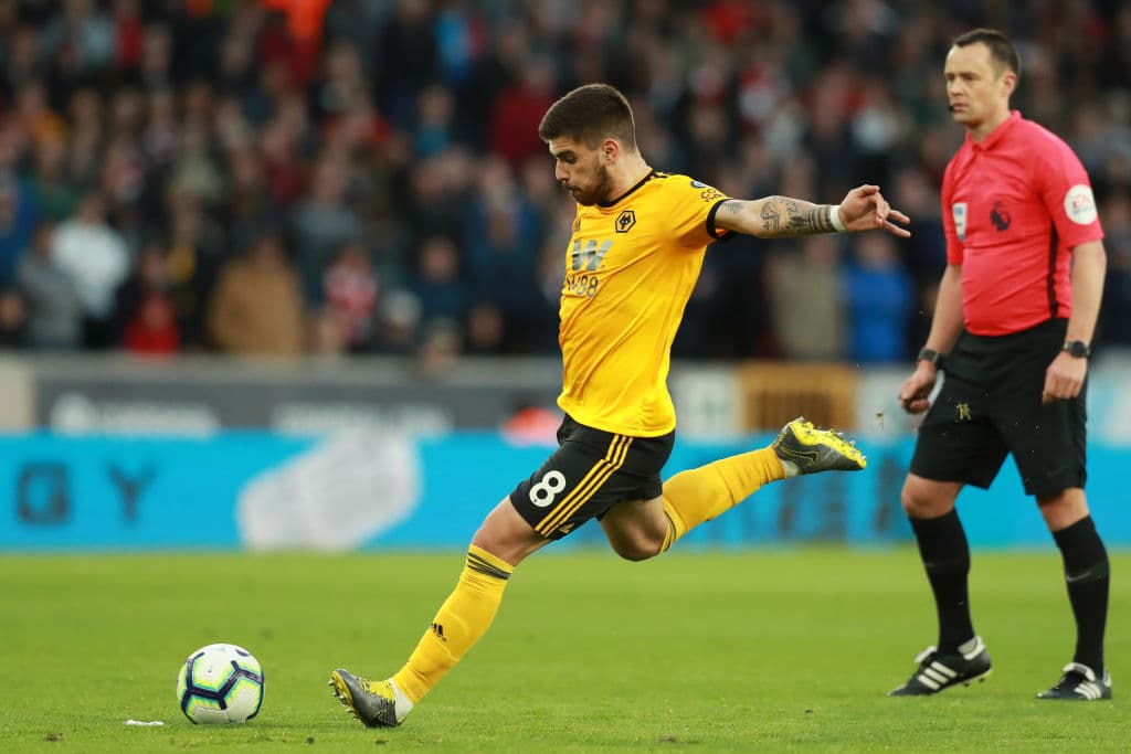 Pero a los 28 minutos, en el cobro de una falta, el portugués Ruben Neves hizo sonreír al Wolverhampton.