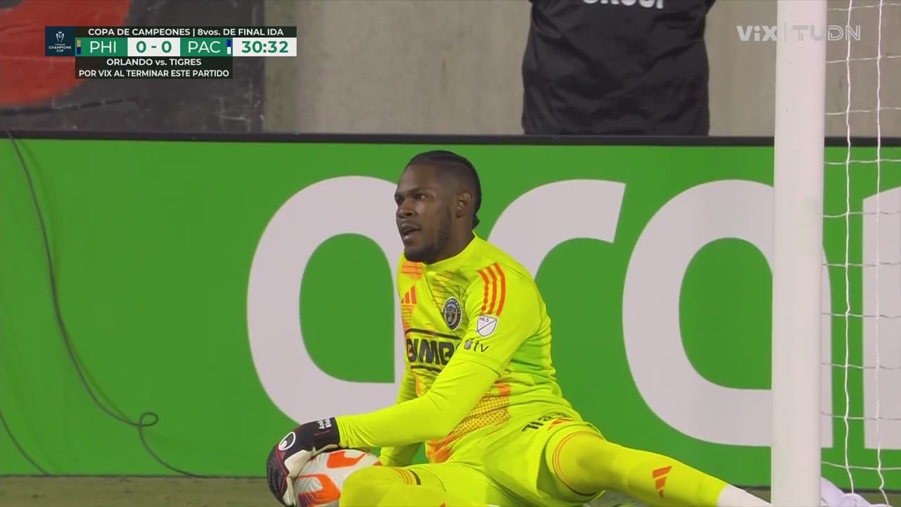 Idrissi prueba de larga distancia y Blake se queda con la de gajos