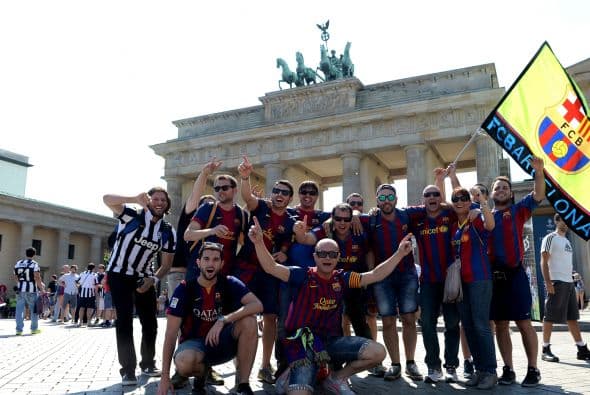 Todo listo en el Olympiastadion donde Juventus y Barcelona se enfrentarán.