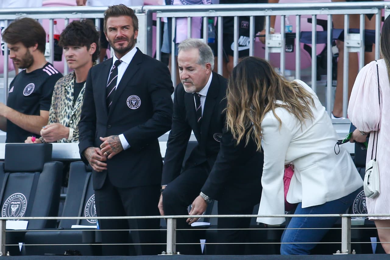 Beckham y Jorge Más -socio gerente de Inter Miami CF- presenciando el partido.