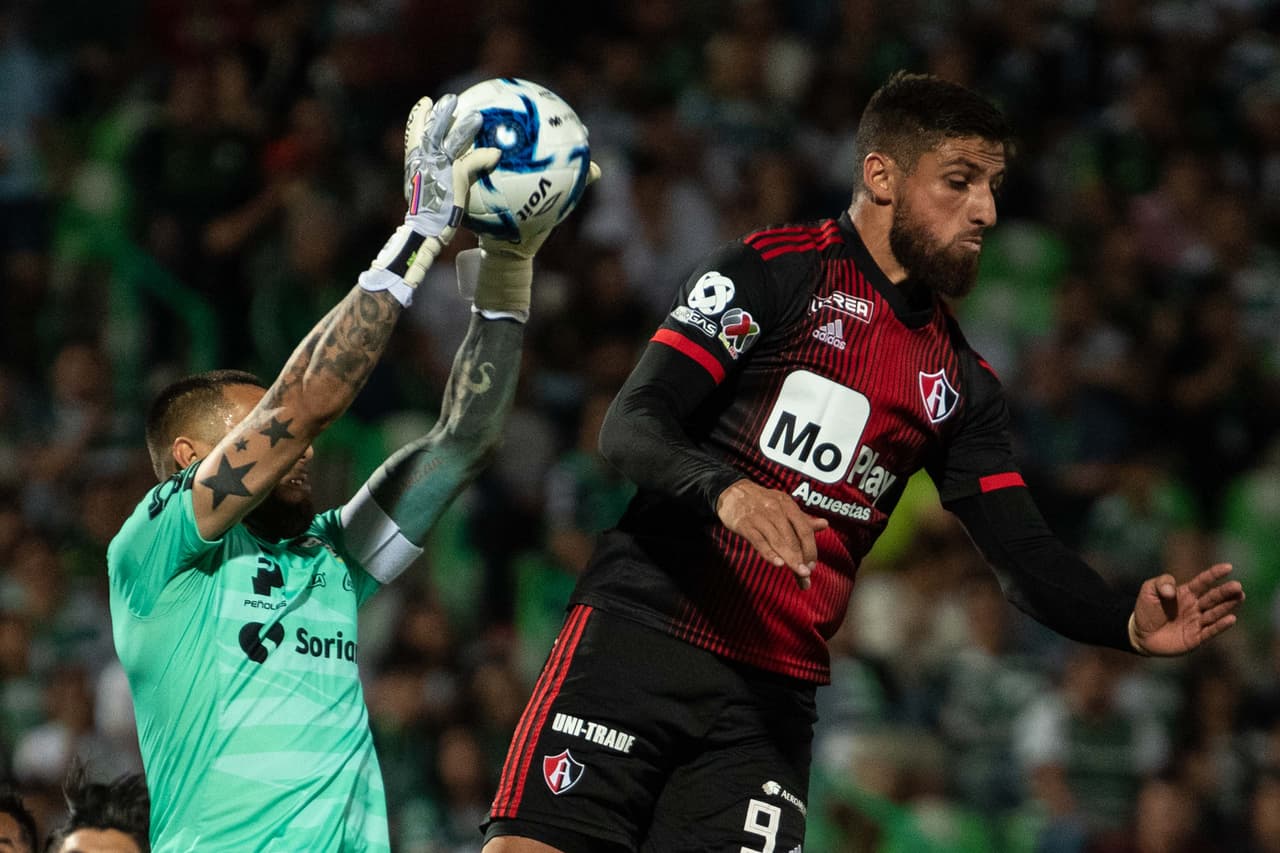 En la segunda mitad los Rojinegros mostraron otra cara para empatar el juego.