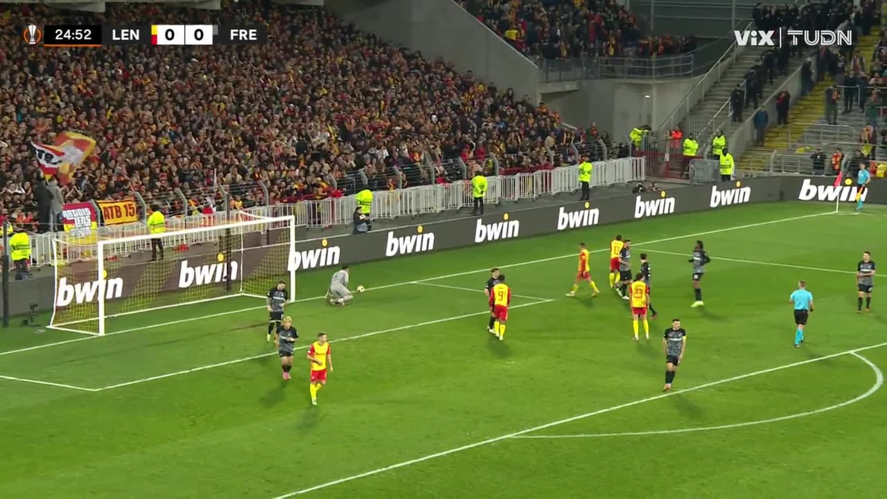 ¡TIRO ATAJADO! disparo por David Pereira da Costa.