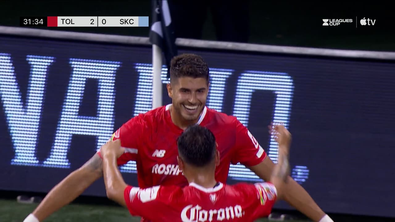 ¡Es un killer! Pedro Raul aparece, define y pone el 2-0 de Toluca