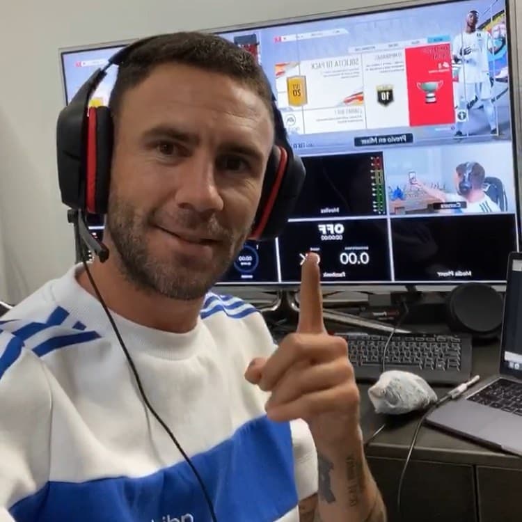 Miguel Layún estrenará programa de eSports en Facebook
