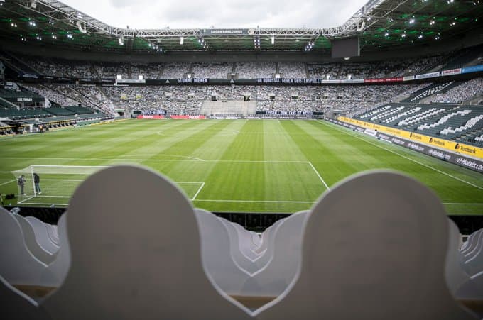 Así lució el Borussia Park en la Bundesliga. Los hinchas pueden enviar su foto y poco menos de 20 euros para ‘asistir’ al estadio. Lo recaudado se utilizará para apoyar a personas afectadas por el COVID-19.