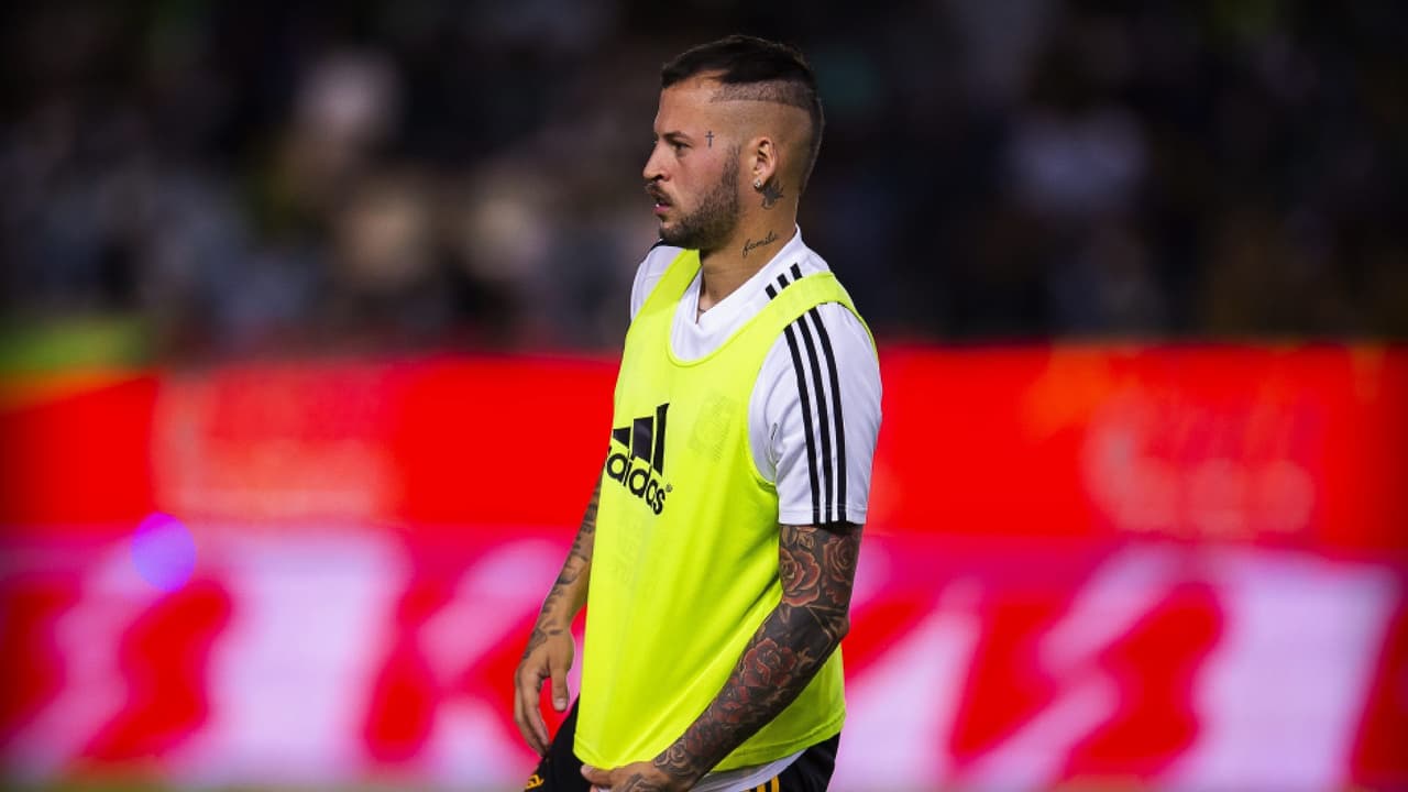 Tigres debutará ante Santos con cinco bajas y una es 'Diente' López