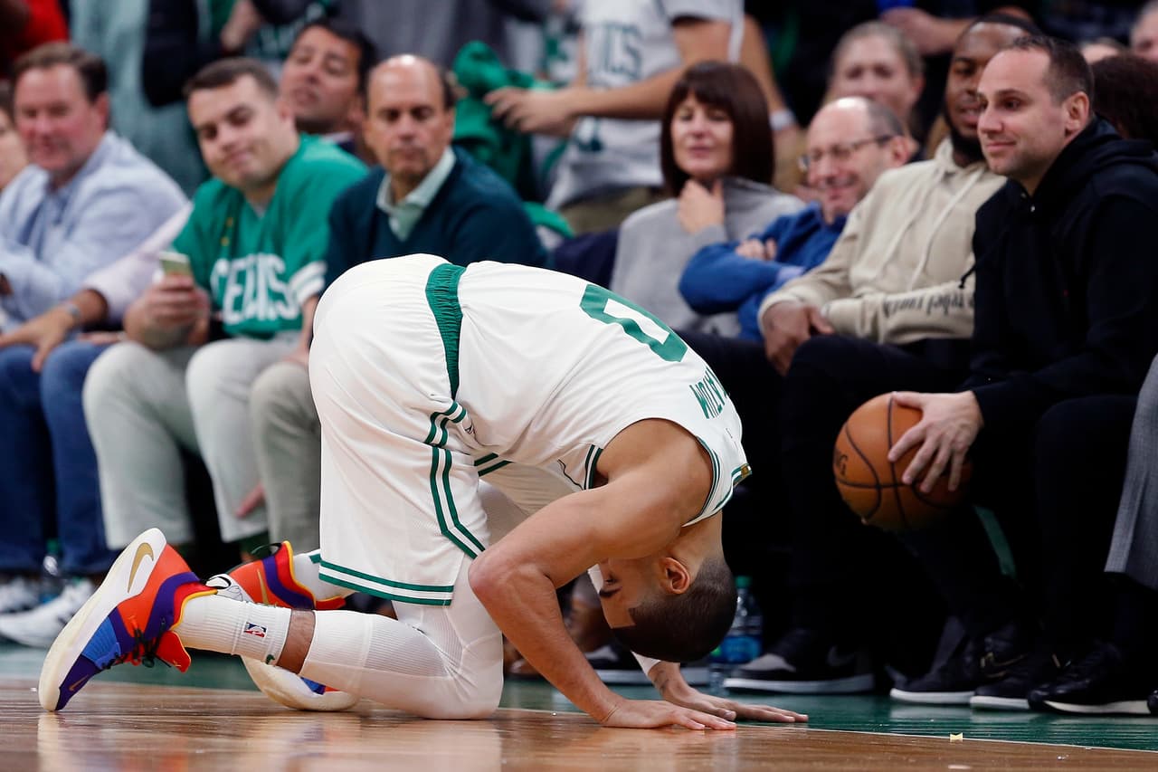 Sin duda uno de los jugadores que más llamó la atención los primeros días de la temporada es el delantero de los Boston Celtics Jason Tatum, quien días antes anunció qué tenis iba a usar.