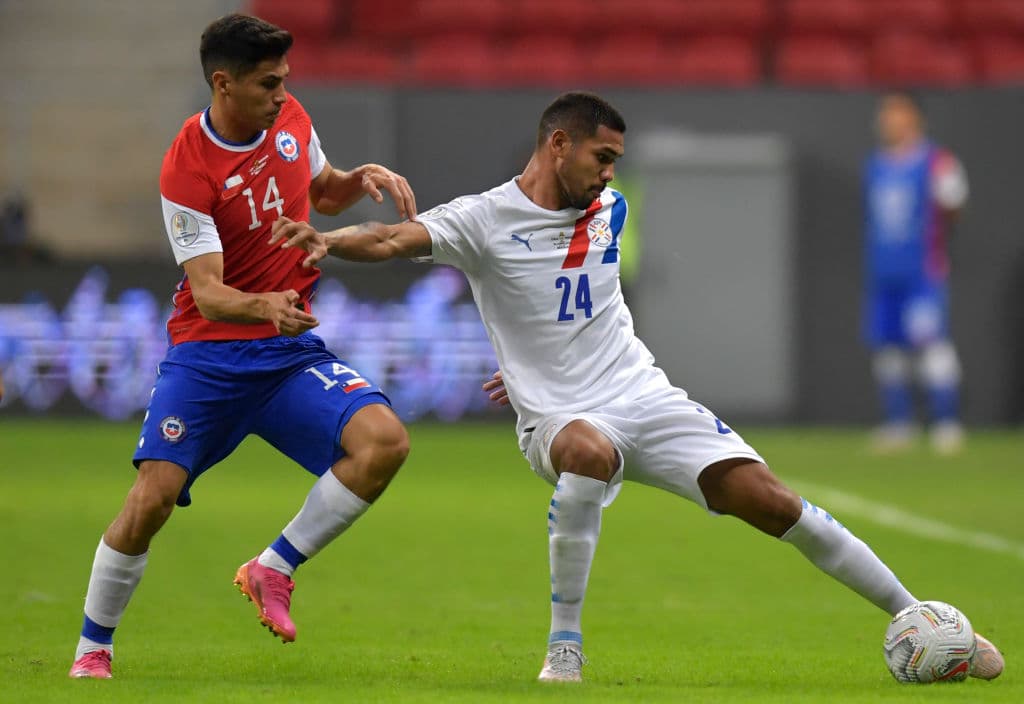 Braian Samudio y Miguel Almirón fueron los encargados de anotar los dos tantos que le dieron la victoria 0-2 a Paraguay sobre Chile.