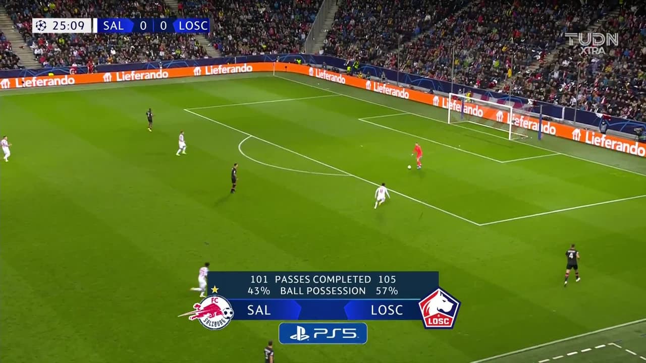 ¡TIRO ATAJADO! disparo por Karim Adeyemi.