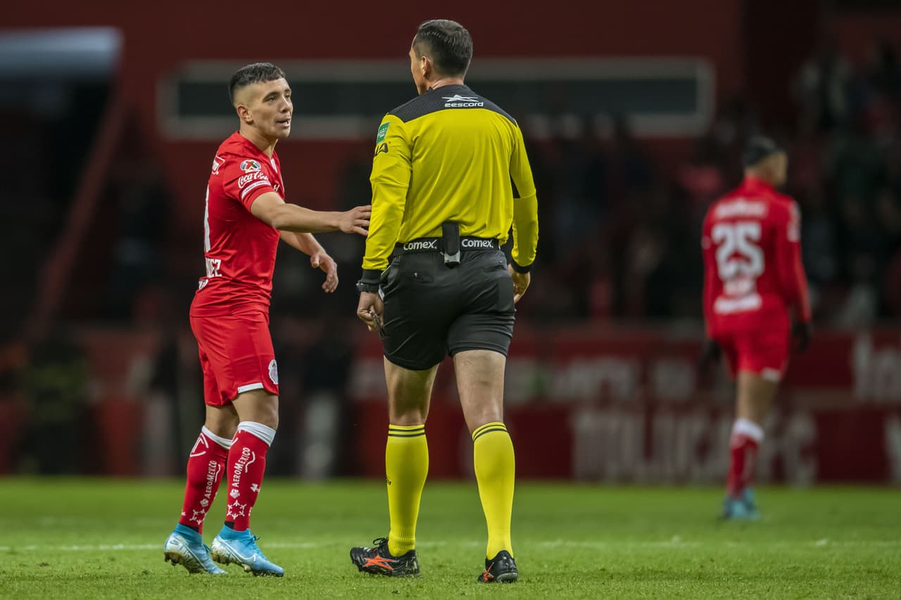 Árbitro de Liga MX anuncia que es positivo por COVID-19
