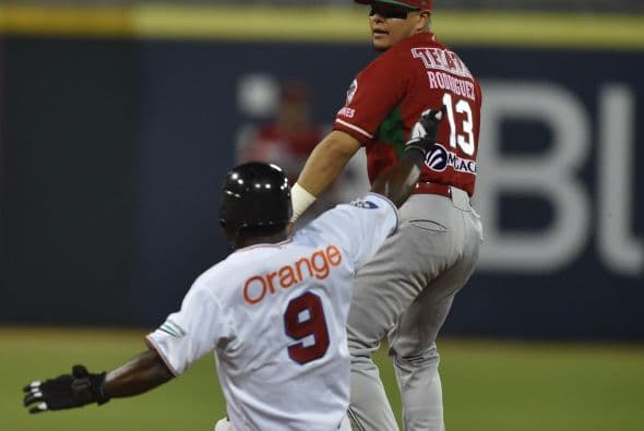 La entrada final la inició Carlos Paulino con imparable, seguido por toque de sacrificio de Jonathan Villar, y anotó por incogible de Leury García que empató 2-2. Luego, Héctor Gómez dio hit, García adelantó a tercera y Audy Ciriaco recibió boleto para llenar las bases y preparar el escenario para el batazo de Herrera.