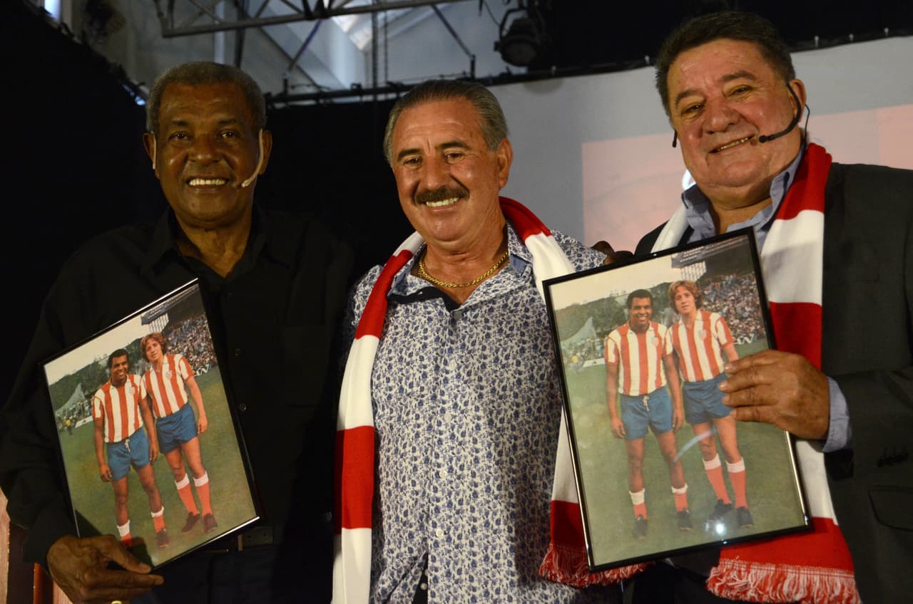 Algunas figuras históricas del equipo se reunieron previo al partido para recordar sus épocas de gloria, reconociendo la nostalgia por el adiós del Vicente Calderón.