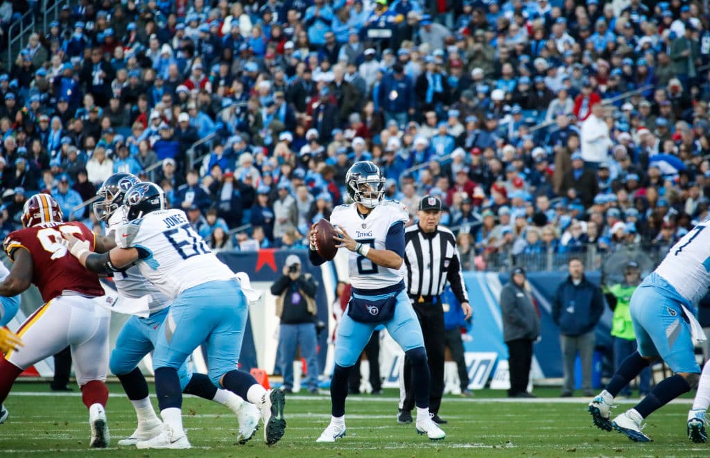 Marcus Mariota tuvo una mal tarde. Apenas compiló 110 yardas, luego de completar 10 de 13 pases. Fue capturado dos veces.