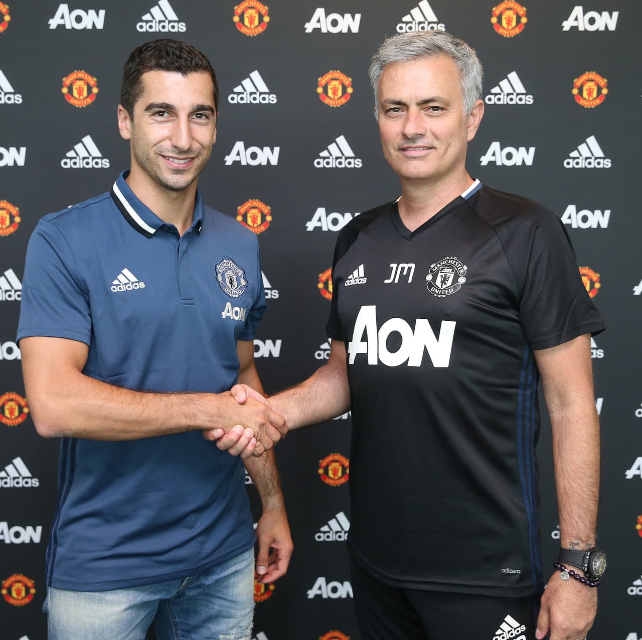 El mediocampista armenio Henrikh Mkhitaryan llegó al United por otros 50 'kilos' a petición expresa de José Mourinho.