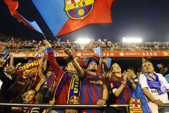 El barcelonismo se dio cita en el estadio Mestalla, casa del Valencia, que acogía este duelo.