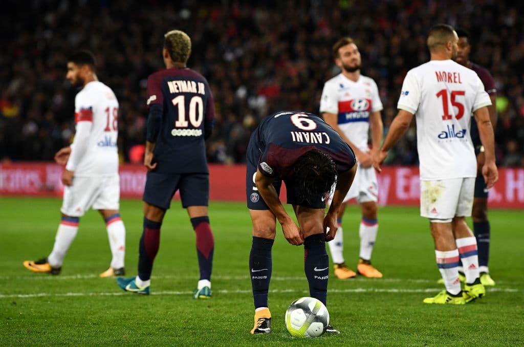 Sin embargo, una situación en la que Neymar no dejó patear a Cavani un tiro libre y luego el uruguayo no le cedió un penalti marcó una dura ruptura entre ambas partes.