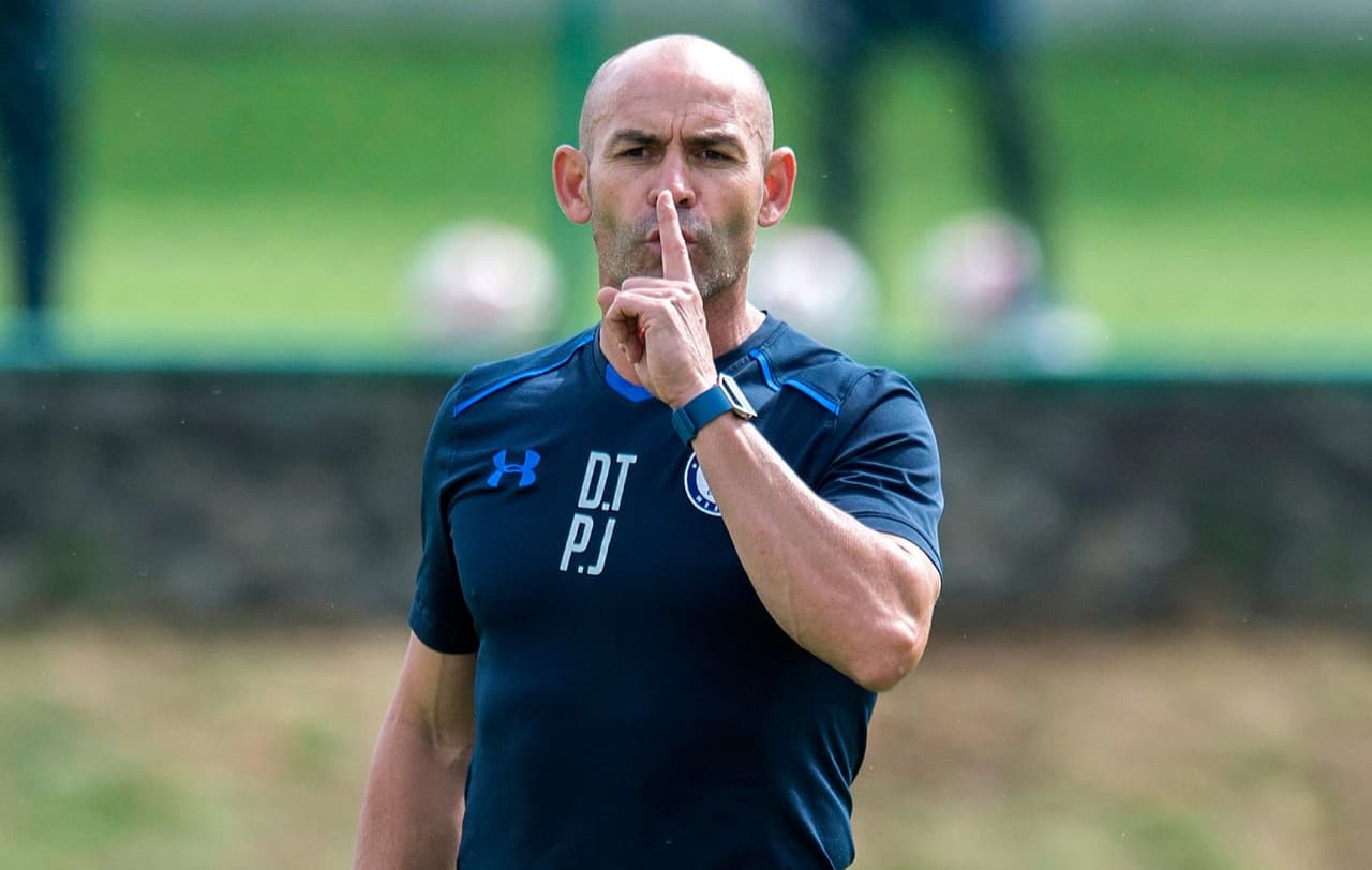 Las declaraciones de Jémez suelen ser controversiales, como cuando afirmó que Cruz Azul no es un grande. Eso ha hecho que muchas veces su relación con los medios no sea la deseada.