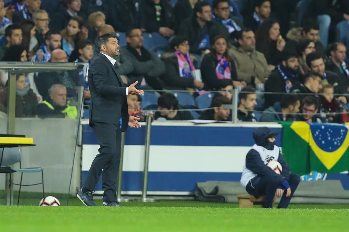 El equipo que dirige Sergio Conceicao llegó a 30 puntos en el primer lugar de la Liga de Portugal y se medirá el martes con Galatasaray por la Champions y el sábado ante el Santa Clara en el torneo local.