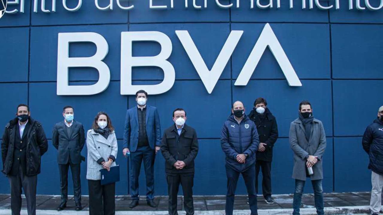 Mikel Arriola visita las instalaciones de El Barrial en Monterrey