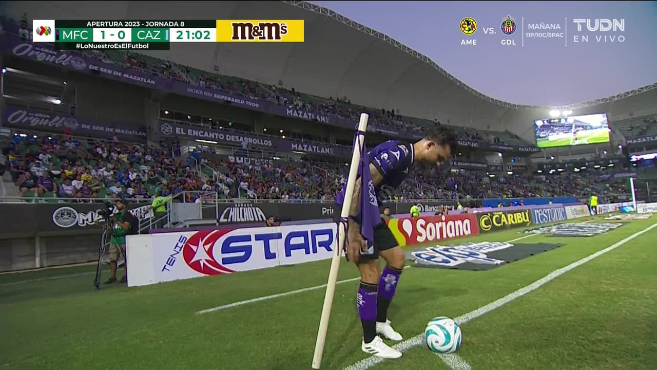 ¡TIRO ATAJADO! disparo por José Esquivel.