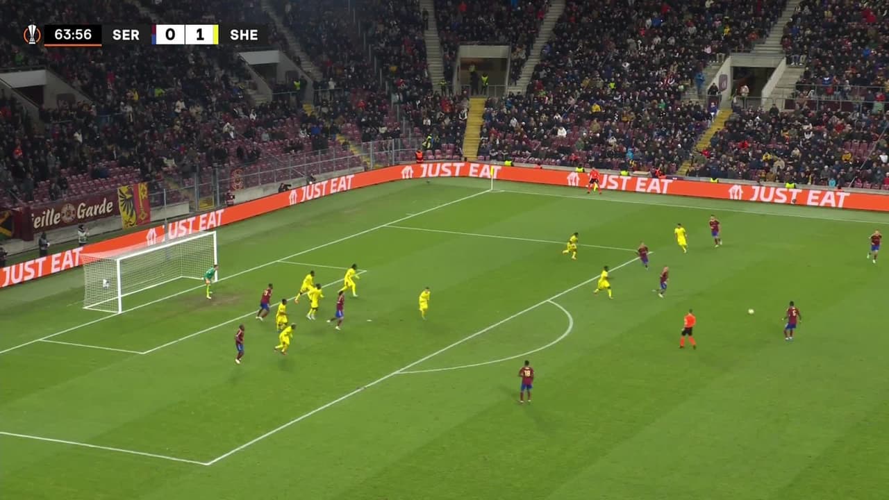 ¡TIRO ATAJADO! disparo por Bendegúz Bolla.