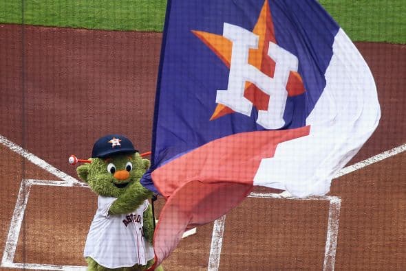 El equipo de Houston dio inicio a su temporada en casa en un enfrentamiento contra los Indios de Cleveland y no quedó ni un asiento vacío.