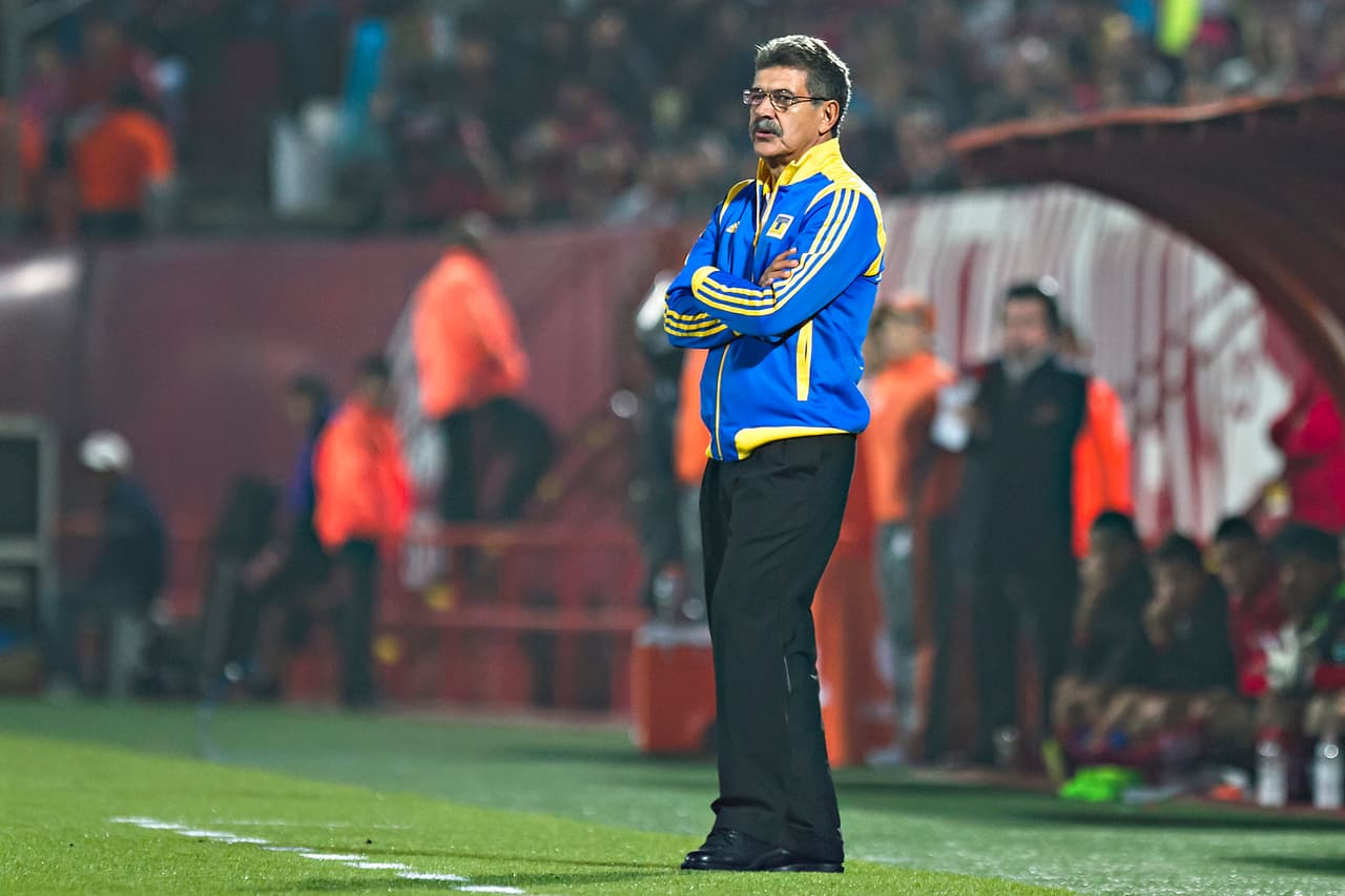 Al mejor estilo de técnicos en Europa, Ricardo Ferretti lleva un sólido proceso con Tigres, con el que ya completa ocho años. Y esto en una liga mexicana acostumbrada a la rotación en los banquillos.